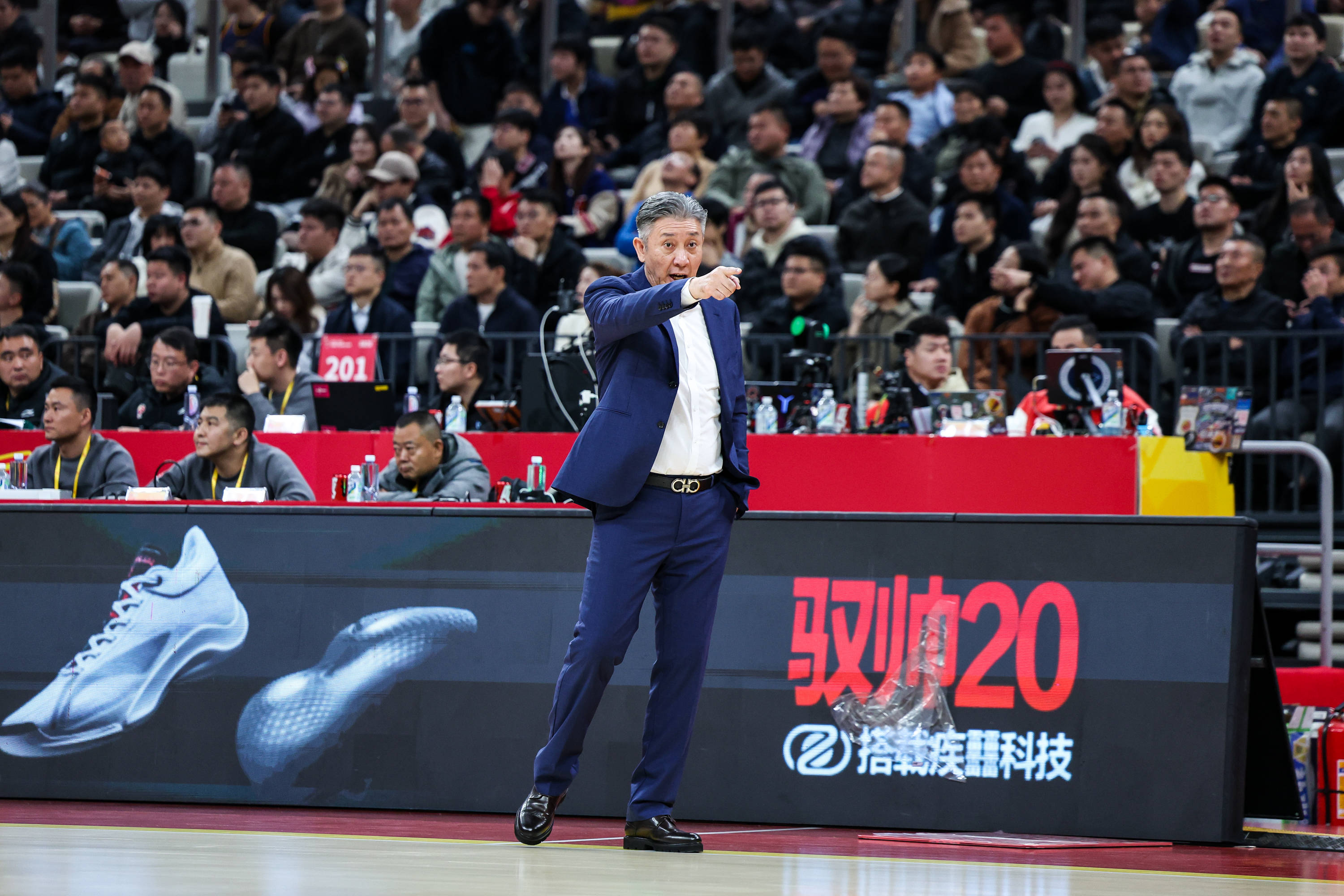 乐动官方网站-关于加时末段广东宏远遗憾出局法兰克福防线松动备战欧超杯，赛后马赛备战CBA常规赛看傻球迷的信息